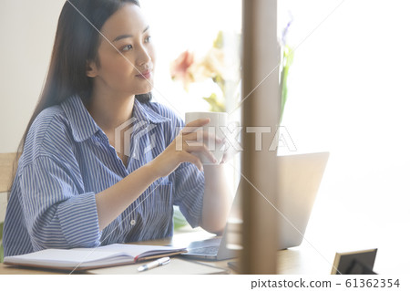 woman working from home woman working from home 61362354