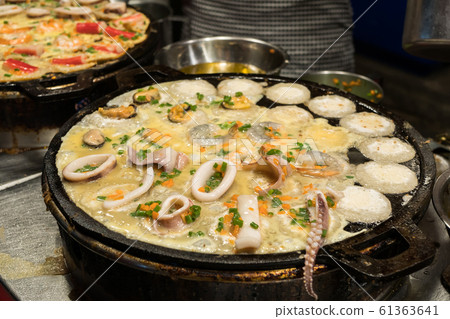 Ta Lay Krok (seafood Takoyaki) Ta Lay Krok (seafood Takoyaki) 61363641