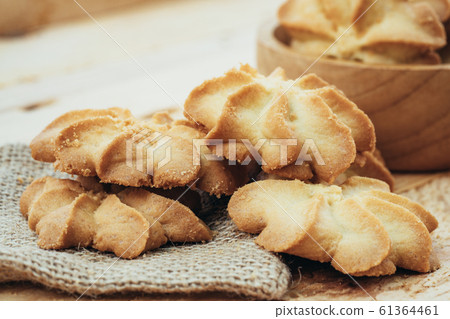 Close-up macro cookies baking on wooden bowl Close-up macro cookies baking on wooden bowl 61364461