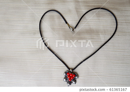 Women's necklace with a silver pendant Women's necklace with a silver pendant 61365167