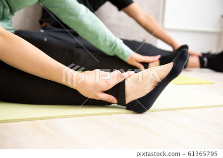 Yoga classroom 61365795