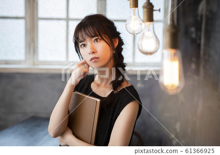 女人讀書 61366925