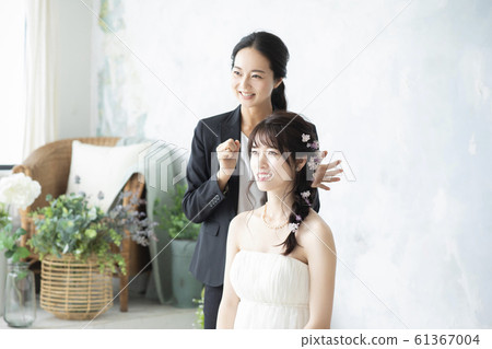 Women Business Work Hair Makeup Wedding Wedding Bride Room Bride Bride Preparation Preparation Women Business Work Hair Makeup Wedding Wedding Bride Room Bride Bride Preparation Preparation 61367004