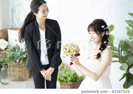 婦女商務婚禮婚禮新娘新娘房間婚禮策劃師新娘新娘 61367028