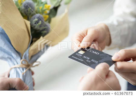女人業務工作花店信用卡卡付款付款 61367073