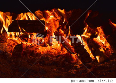 鄉間別墅著火 鄉間別墅著火 61369142