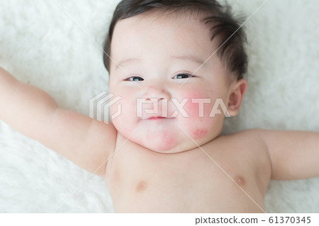 6個月的可愛寶寶 6個月的可愛寶寶 61370345