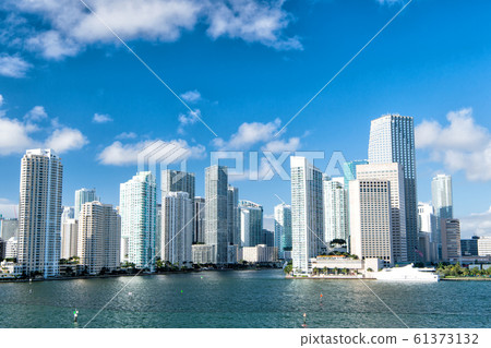 Seascape with skyscrapers in Bayside 61373132