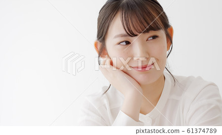 Young woman beauty Young woman beauty 61374789