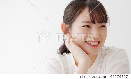 Young woman beauty Young woman beauty 61374797