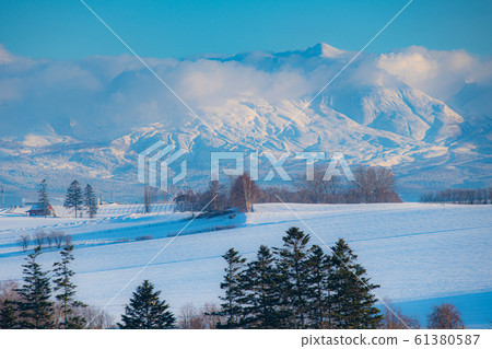 Scenery of snowy mountains Scenery of snowy mountains 61380587