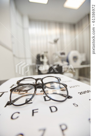 Glases Fitting at Vision Test 61386972