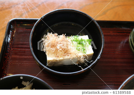 豆腐,冷豆腐,生豆腐,湯豆腐,材料,背景 豆腐,冷豆腐,生豆腐,湯豆腐,材料,背景 61389588