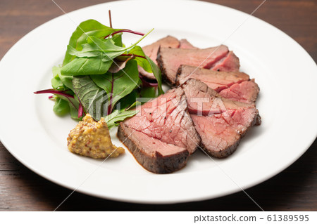 烤牛肉 61389595