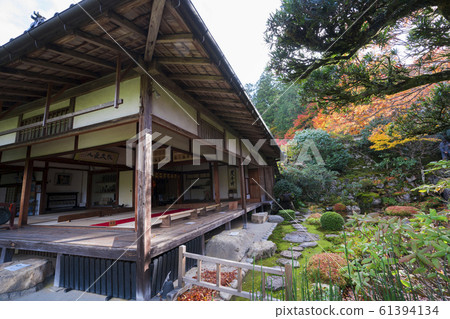 Autumn leaves of Kyoto Ohara の Jikoin 61394134