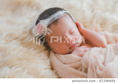 Day 10 10 days after birth 61396689