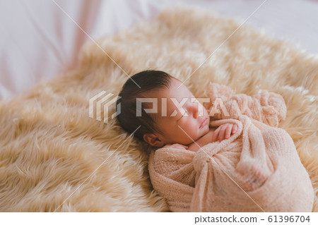 Day 10 10 days after birth Day 10 10 days after birth 61396704