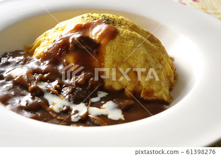 Omelette rice  61398276
