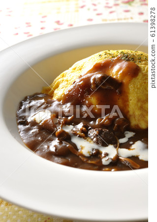 Omelette rice  61398278