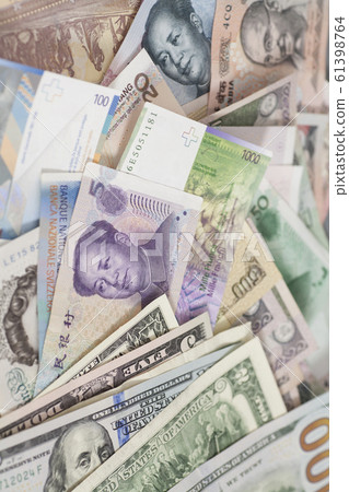 International currencies 61398764