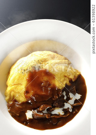 Omelette rice  61398922