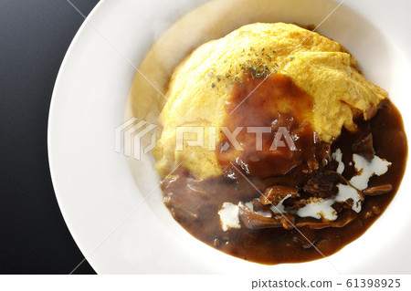 Omelette rice  61398925