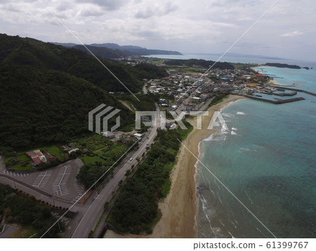 Okinawa main island west coast-aerial view in drone (along National highway No. 58 / Kunigami-gun, Kunigami-gun, Okinawa) 61399767