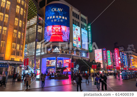 《上海》南京東路，夜間市區 61400039