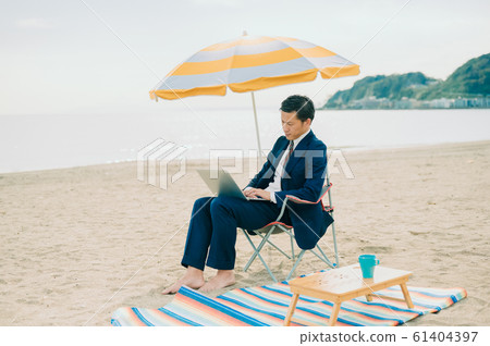 一個人在海上工作 61404397