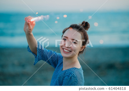 海上煙花 61404818