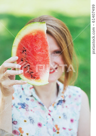 girl with watermelon 61407499