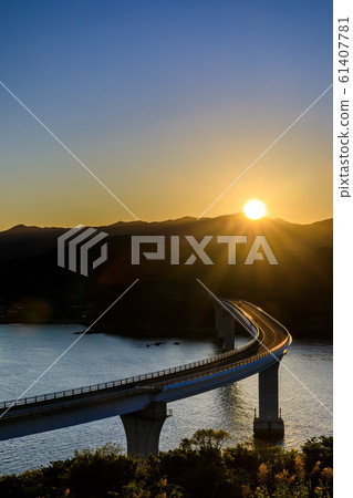 Sunrise on Iojima Ohashi Bridge [Nagasaki City, Nagasaki Prefecture] 61407781