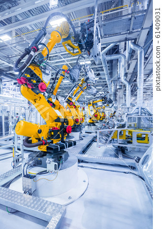 robots in a car plant 61409031