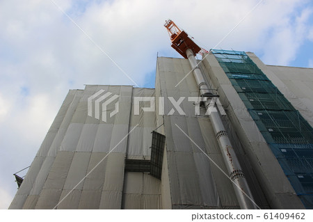 Newly built condominium construction scene [Hyogo Prefecture] 61409462