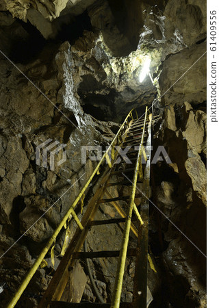 Windhole in Kawachi (Taga-cho, Inukami-gun, Shiga Prefecture) 61409556
