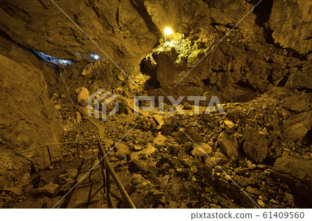 Windhole in Kawachi (Taga-cho, Inukami-gun, Shiga Prefecture) Windhole in Kawachi (Taga-cho, Inukami-gun, Shiga Prefecture) 61409560