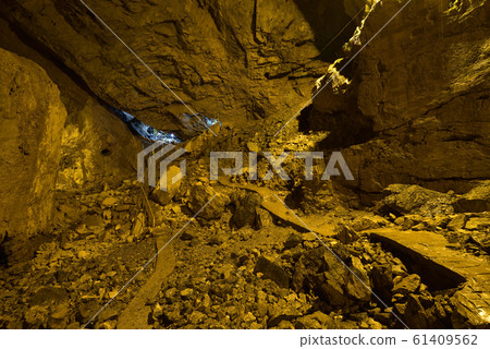 Windhole in Kawachi (Taga-cho, Inukami-gun, Shiga Prefecture) 61409562