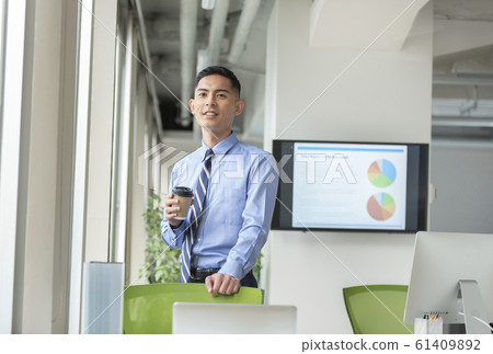 Office scene 61409892