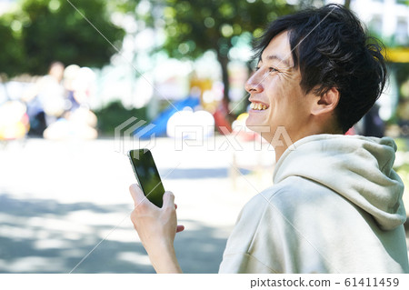 一個年輕人 61411459