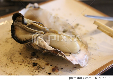Grilled oysters of Noto Grilled oysters of Noto 61413408