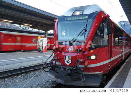 bernina express, switzerland, rhaetian railway 61417929