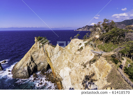 (Shizuoka Prefecture) Nishiizu Koganezaki Horse Rock and Mt. Fuji (Shizuoka Prefecture) Nishiizu Koganezaki Horse Rock and Mt. Fuji 61418570