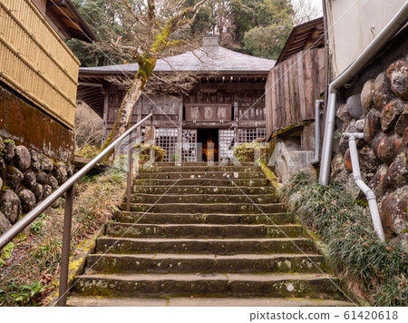 Shuzenji hot spring stairs leading to Shigetsuden 61420618