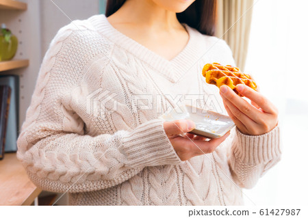 Waffle pregnant woman 61427987