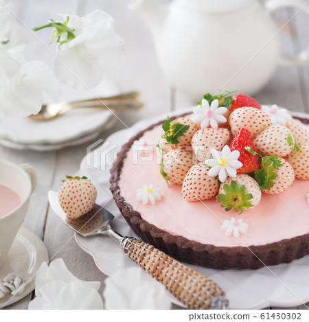 春季糖果白草莓蛋cake蛋糕 61430302
