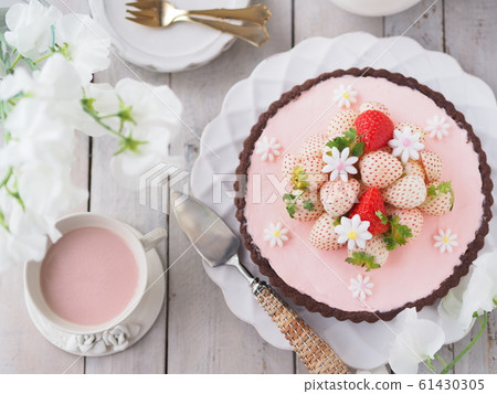Spring sweets white strawberry tart cake Spring sweets white strawberry tart cake 61430305