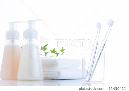 Washbasin toothbrush and towel Washbasin toothbrush and towel 61430411