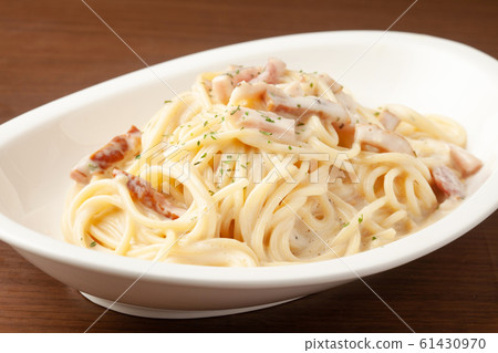 意大利麵條Carbonara 61430970