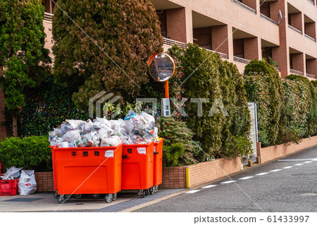Apartment commercial trash 61433997