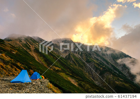 Goryusan mountain climbing in autumn (Toryusanso tent: evening view) Goryusan mountain climbing in autumn (Toryusanso tent: evening view) 61437194
